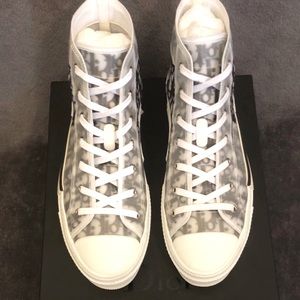 Brand new dior Oblique B23 size 9.5 (Never Worn)